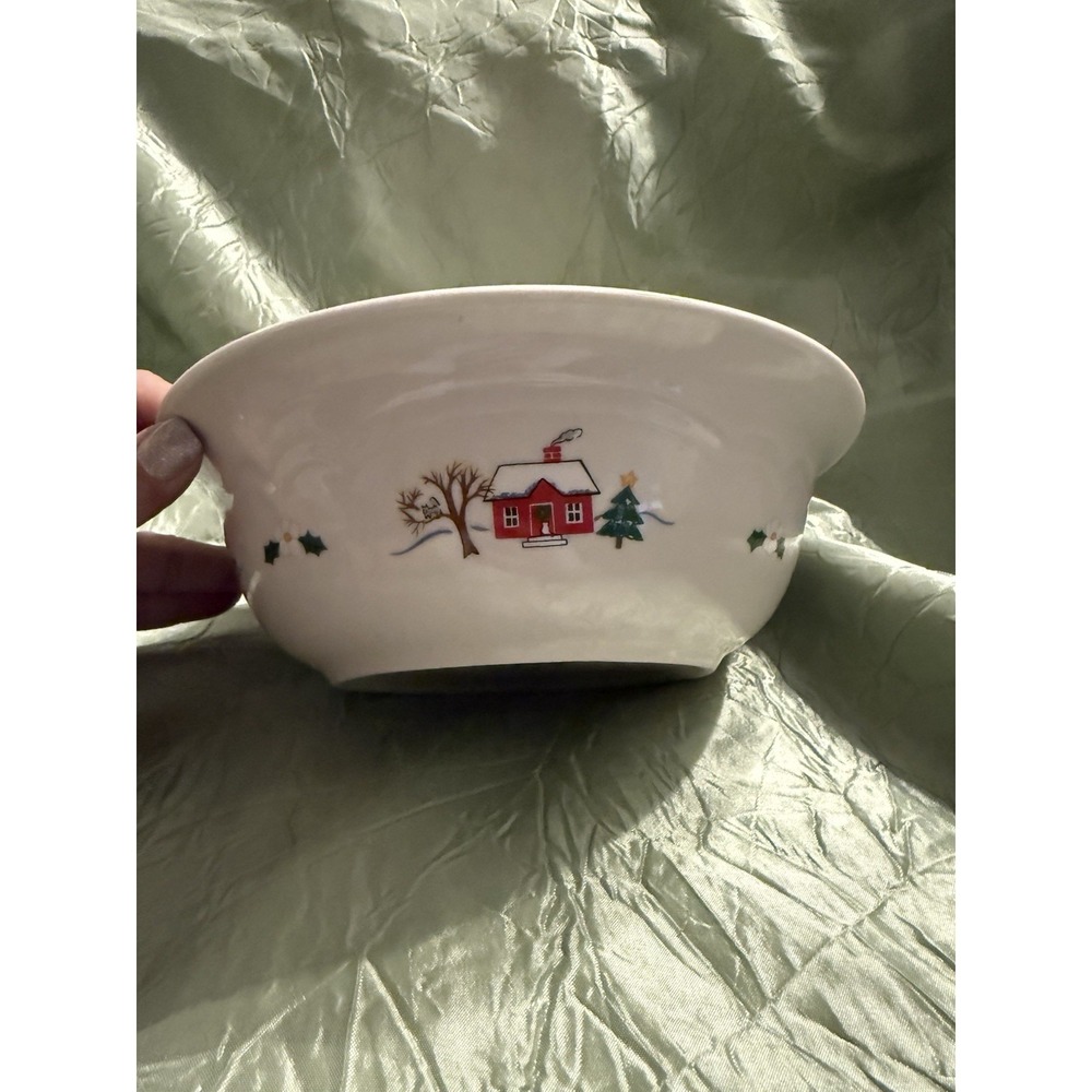 Pfaltzgraff Snow Village Ceramic Christmas Bowl White Red Green Round Glossy - Picture 2 of 7